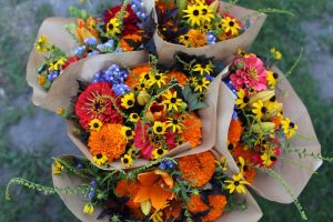 Sunny Yellow Rose & Daisy Arrangement